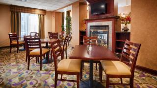 Best Western PLUS Victor Inn & Suites - 3