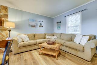 Lake Sinclair Retreat with Big Water Views and Dock! - Milledgeville - 2