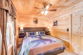Peaceful Murphy Cabin with Fire Pits and Forest Views! - Murphy - 1