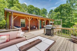 Peaceful Murphy Cabin with Fire Pits and Forest Views! - Murphy - 0