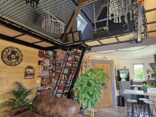 Chalet industriel avec filet et spa - Sorigny - 0