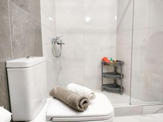 Classy Louvis House - 1
