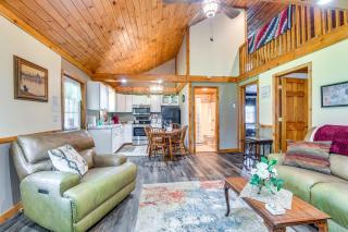 Inviting Peru Cabin with Patio, Grill and River Access - Peru - 5