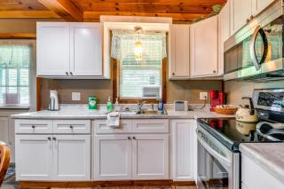 Inviting Peru Cabin with Patio, Grill and River Access - 2