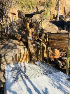 Makgobelo Lodge -The White House - Solar powered - 3