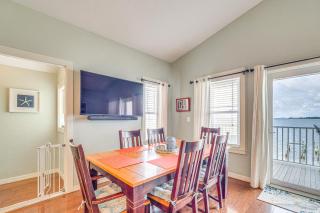 Steps to Beach Waterfront Cedar Key Home! - 6