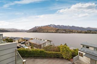 Point View lake and mountain views close to CBD - Queenstown - 4