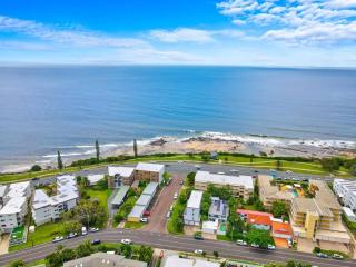 Ocean Views 'Seabreeze on Alex' - Maroochydore - 4
