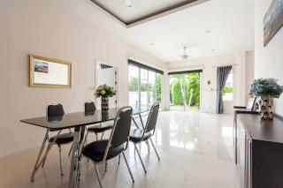 Luxury 3 bed pool villa - 6