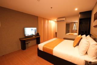 The Quarters by Rosey - 8