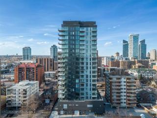 Studio Just Steps from Stampede Park, Luxury Living - Calgary - 7