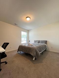 Peaceful room in new house in Raleigh Downtown Area - 5