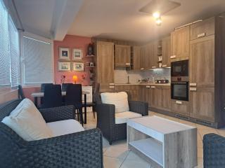 Norwegian Village Nearby Portonovi, Ground Floor Apartment - Ðenovići - 7
