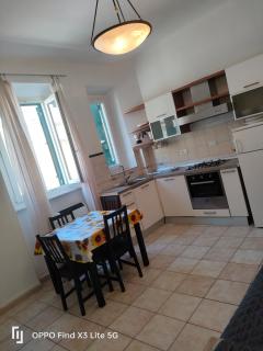 Casa vicino agli imbarchi con parcheggio privato - Livorno - 0