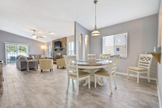 Beachside Home w Garage One Block to Beach Close to Shopping Dining 828 - New Smyrna Beach - 9