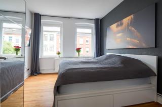 TOP 2 Zimmer Altbauwohnung in Kiel Mitte 24-7 Check In - 7