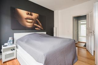 TOP 2 Zimmer Altbauwohnung in Kiel Mitte 24-7 Check In - Kiel - 2