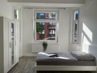 Three-bedroom apartment in Essen city center - - 0