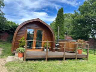 Secluded Cosy Luxury Pod with wood fired hot tub - Shrewsbury - 8