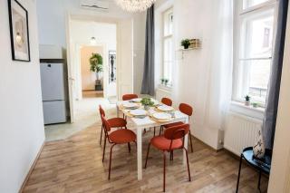 Opera Apartment Budapest with Three Bedroom w AC - Budapest - 4