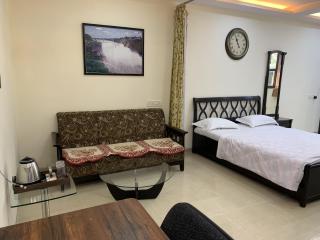 Mon Repose Studio Apt Bandra - Mumbai - 4