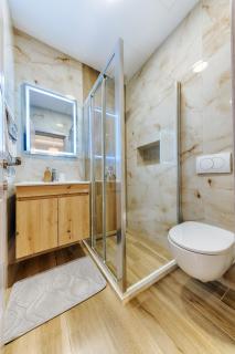 OLIVE GARDEN APARTMENT - 5