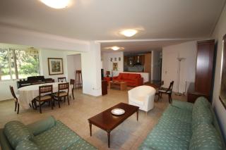 2 Bdr Park View Apt - 130m2 & Private Patio - 0