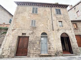 Red House - Gubbio - 8