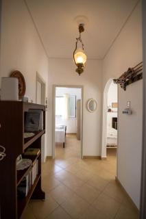 Manos Beach House Salamina - 9