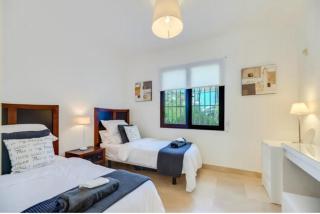 2 Bedrooms - Sleeps 4 - Garden and Pool with View - 6