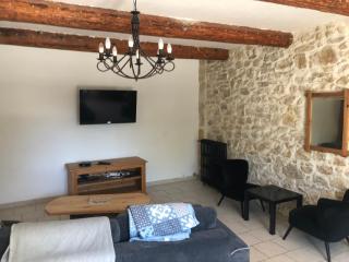 Maison de village en duo avec 150m2 au Rdc et la suite parentale ou en famille avec 4 chambres 250m2 intérieur - Montfaucon - 2