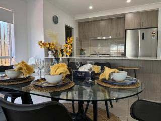Absolute Familial Paradise- Greenbank - 5