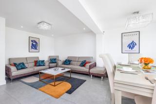 Modern Luxury 4 Bedroom House in Hornchurch - Harold Wood - 4