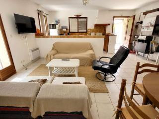 Villa T4 climatisée, rez-de-jardin, parking privé, proche plage et commerces - FR-1-316-182 - Six-Fours-les-Plages - 0