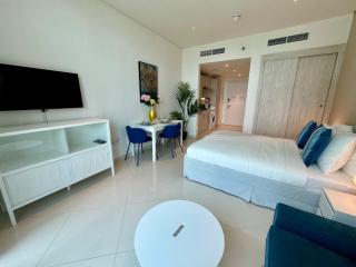 Hospitality Expert 7 Palm Studio - Beach Pool Bar - Dubai - 5