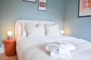 Central Stays - Luxury Central Townhouse - With Free Parking - 1