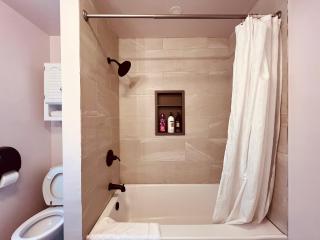 Zen style 3 bedrooms walking to the Falls USA - Niagara Falls - 1