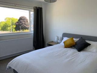 3 bedroom home with sunny private garden - Portishead - 1