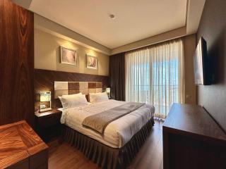 Luxury Dreamland Oasis Apartment - 0