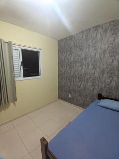 Quarto em Apto Compartilhado Bem Localizado AP 204 - 5