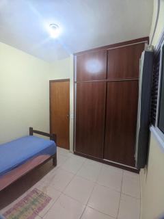 Quarto em Apto Compartilhado Bem Localizado AP 204 - 2