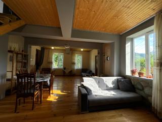 Barbara's Eco-Cozy GuestHouse - Mestia - 7