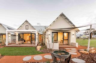 Birdnest Galah - Witchcliffe - 0
