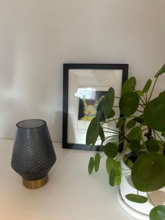 Stylish Flat - Lush Garden Views - 5