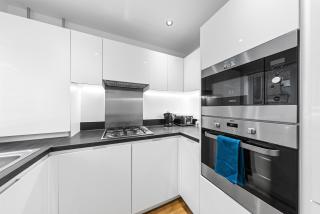 THE OAK - An Elegant 2 Bedroom House in Dartford - London Zone 8 - 3