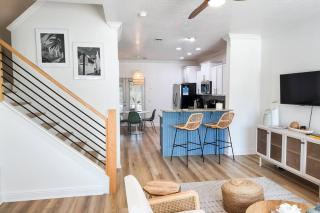 Walk to Rosemary - Poolside, 6 Bikes, Beach Access - 7