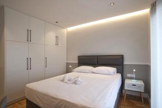 Urban Allure 2BR, 2BA Acropolis View Apt Jacuzzi - Atene - 6