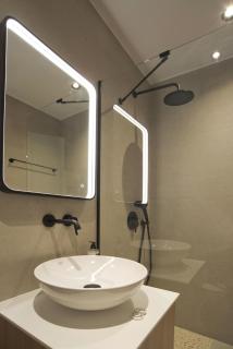 Urban Allure 2BR, 2BA Acropolis View Apt Jacuzzi - Atene - 1