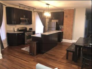 Expansive 8-Bedroom Entire Home - Cleveland - 2