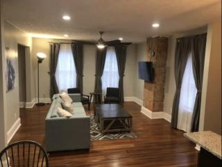 Expansive 8-Bedroom Entire Home - Cleveland - 8